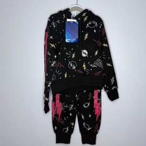 Lola and the Boys | The Flash Jogger Set